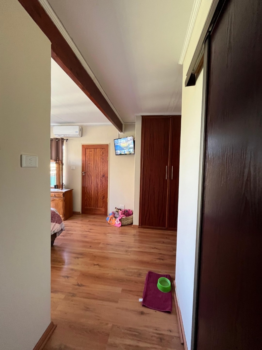 4 Bedroom Property for Sale in Lindequesdrif North West